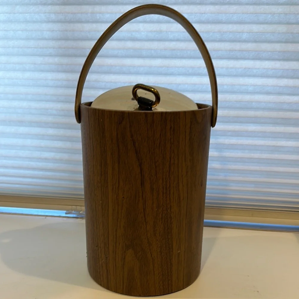 Vintage Elmar MFG Mid-Century Faux Wood Ice Bucket w/ Handle Bar Cart Ice Bucket
